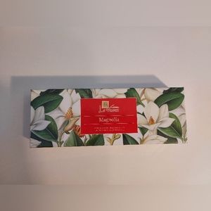 NWT Le Veneri 3 piece set bar soap